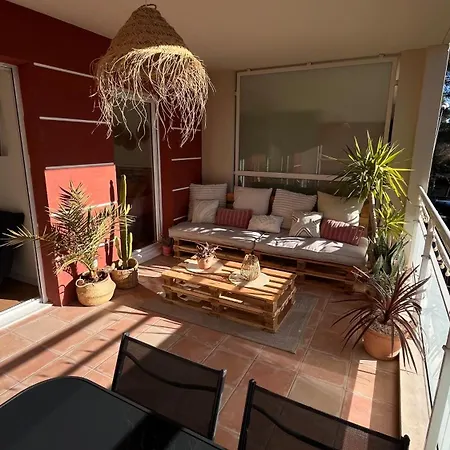 Apartment Bel Au Calme Climatise Avec Terrasse